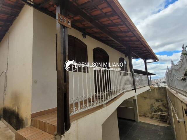 #V0049 - Casa para Venda em Belo Horizonte - MG