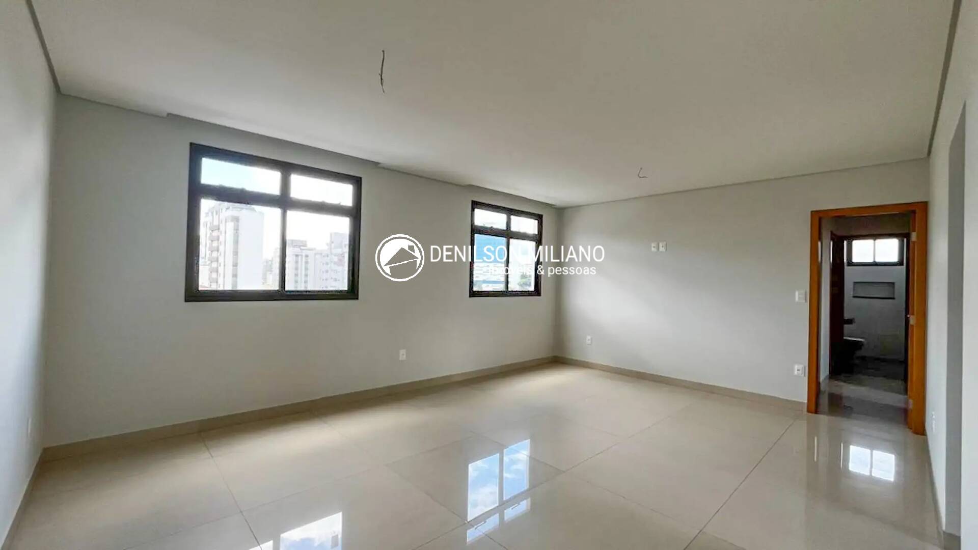 Apartamento à venda com 3 quartos, 89m² - Foto 2