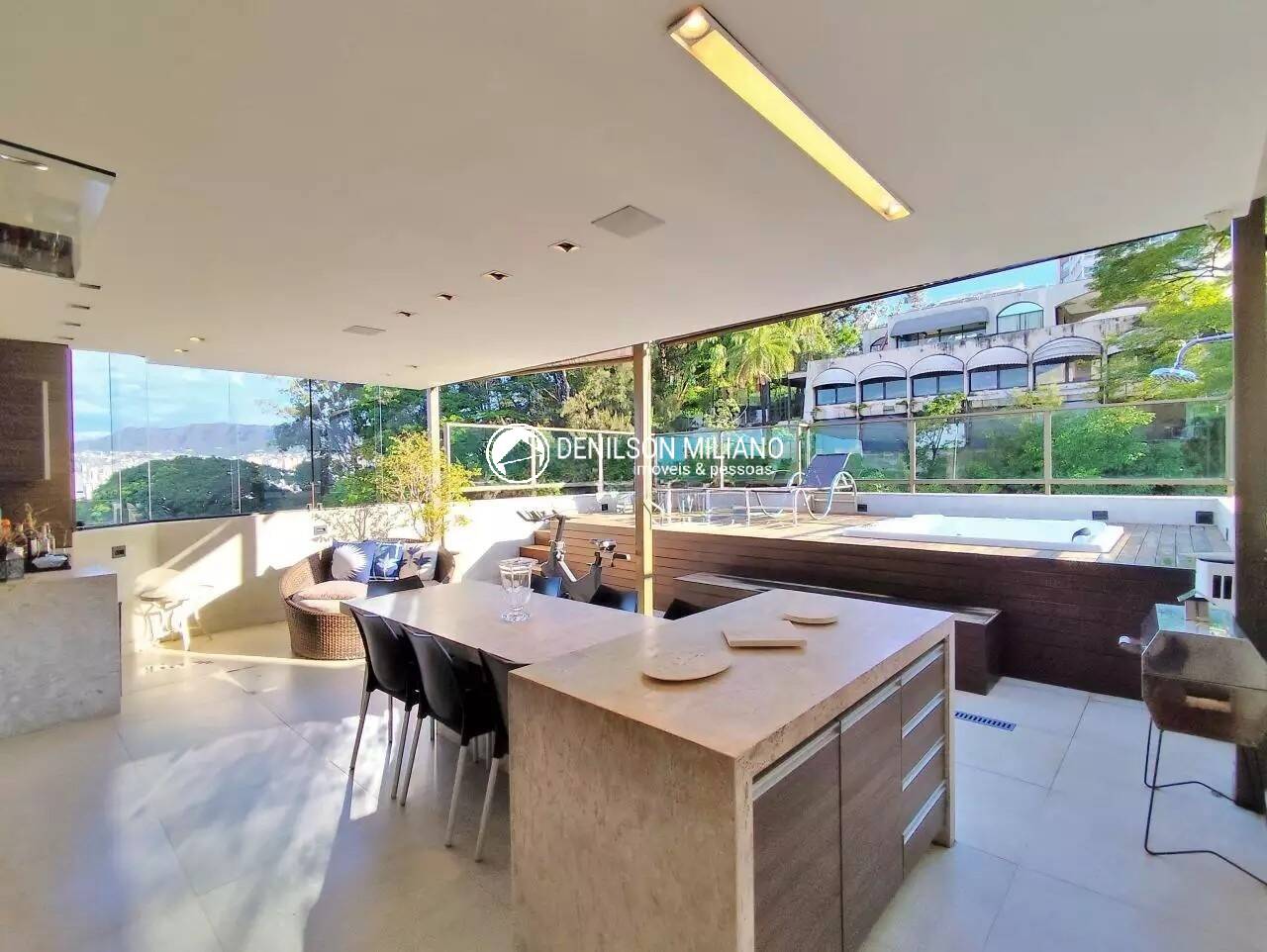 Cobertura, 3 quartos, 210 m² - Foto 1