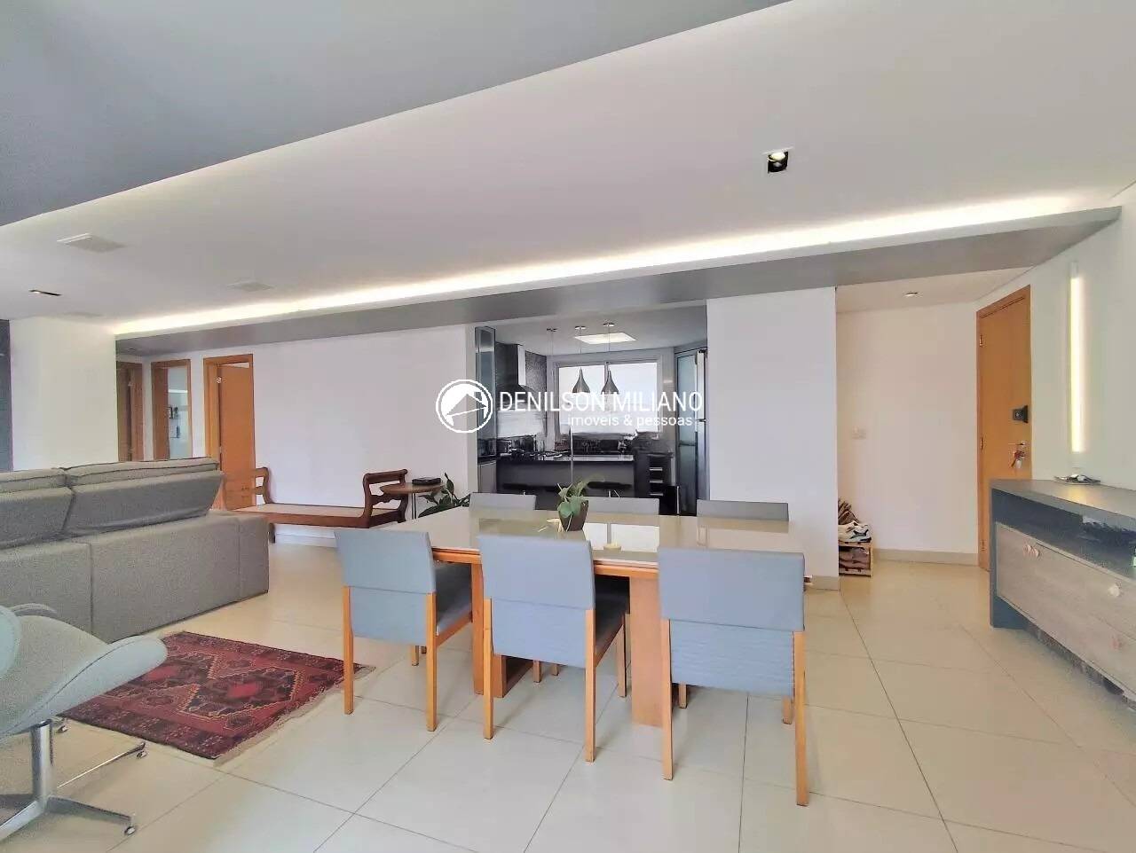 Apartamento à venda com 3 quartos, 104m² - Foto 2