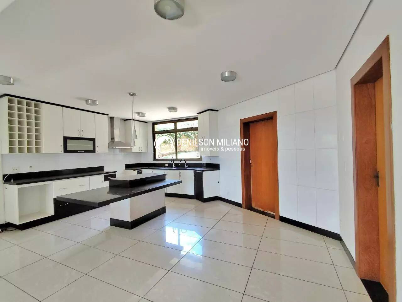 Casa, 4 quartos, 350 m² - Foto 2