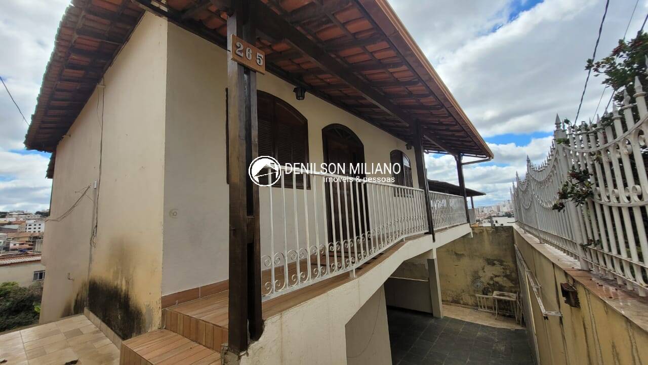 Casa, 3 quartos, 205 m² - Foto 2