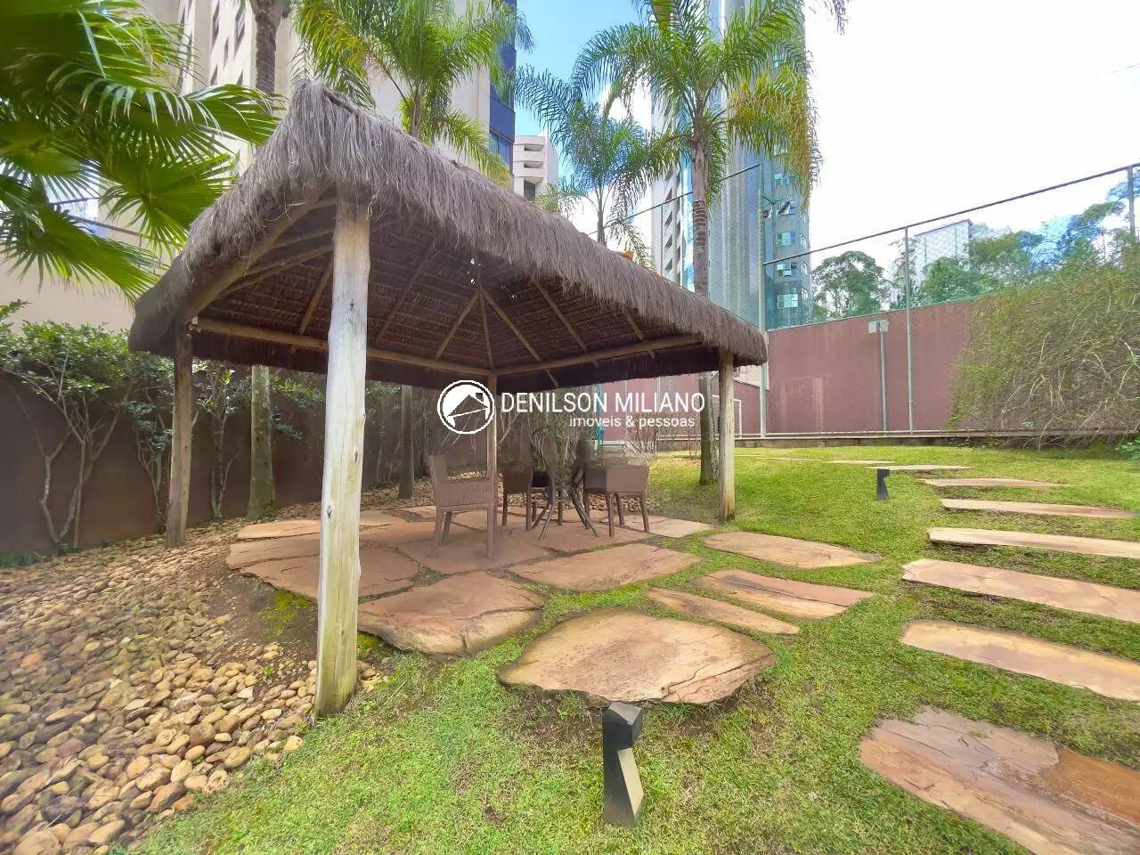 Apartamento, 4 quartos, 219 m² - Foto 2