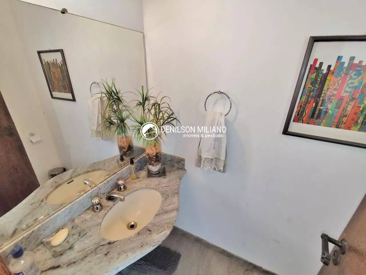 Casa à venda com 4 quartos, 315m² - Foto 4
