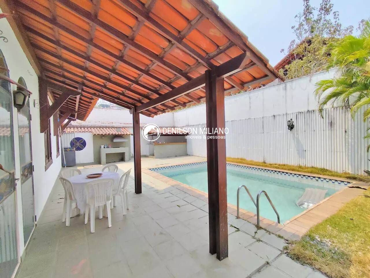 Casa à venda com 4 quartos, 315m² - Foto 15