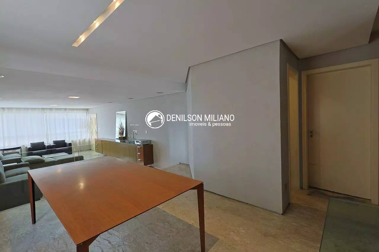 Apartamento para alugar com 3 quartos, 200m² - Foto 14