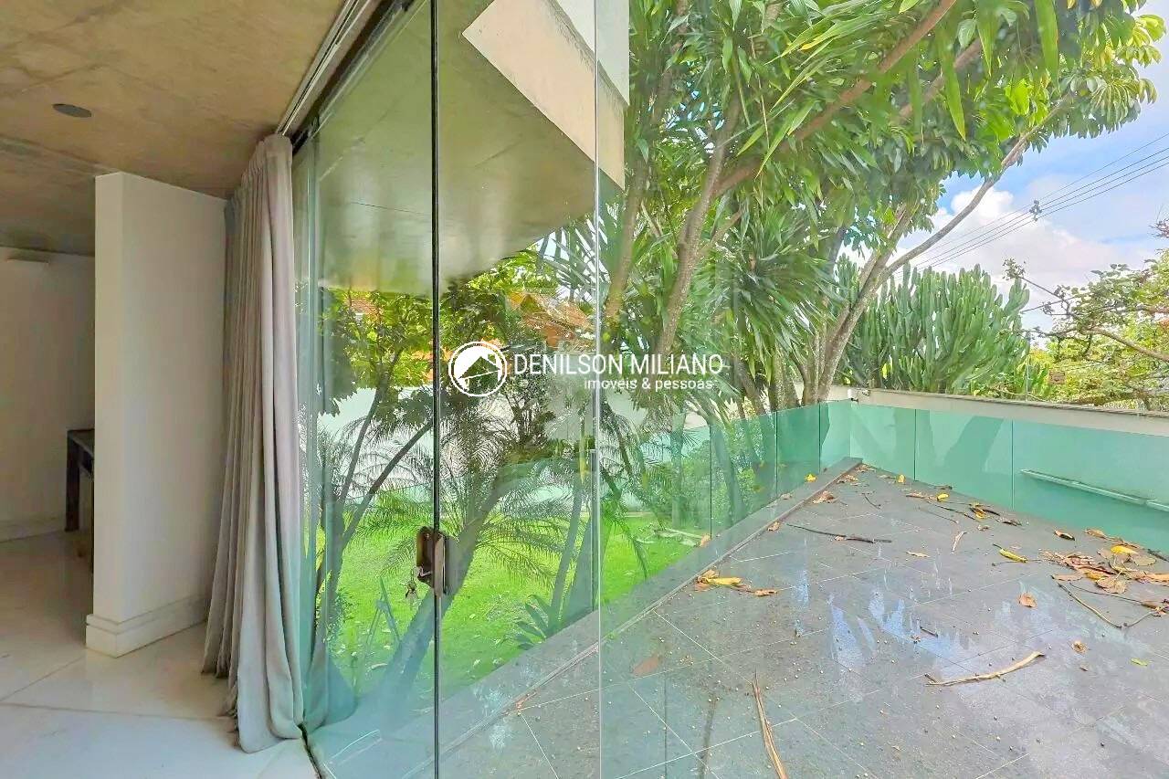 Casa à venda com 4 quartos, 1017m² - Foto 2