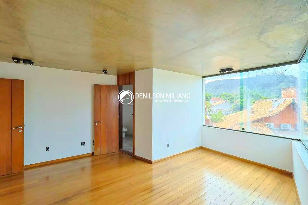 Casa à venda com 4 quartos, 1017m² - Foto 4