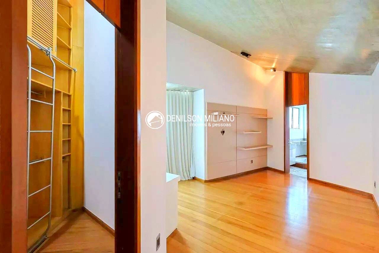Casa à venda com 4 quartos, 1017m² - Foto 15