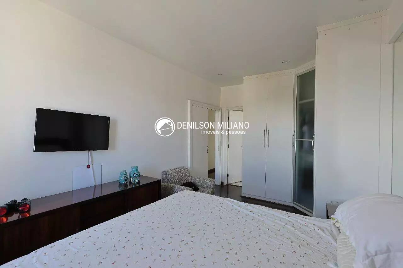 Apartamento para alugar com 4 quartos, 160m² - Foto 11