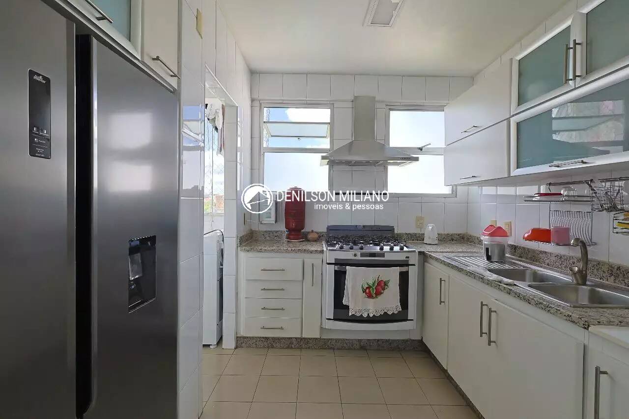 Apartamento para alugar com 4 quartos, 160m² - Foto 13