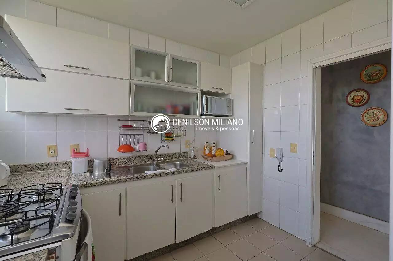 Apartamento para alugar com 4 quartos, 160m² - Foto 12