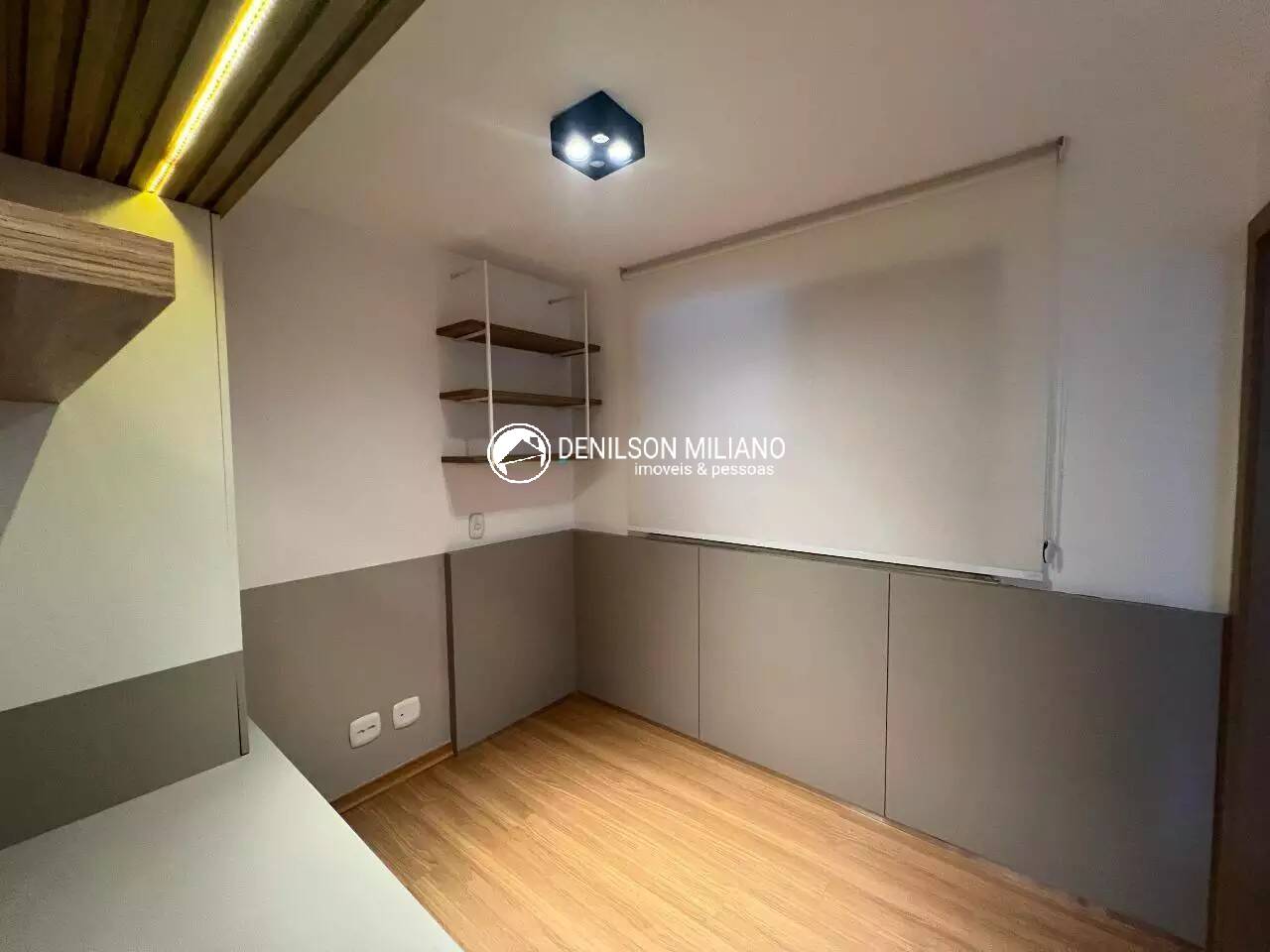 Apartamento para alugar com 2 quartos, 167m² - Foto 2