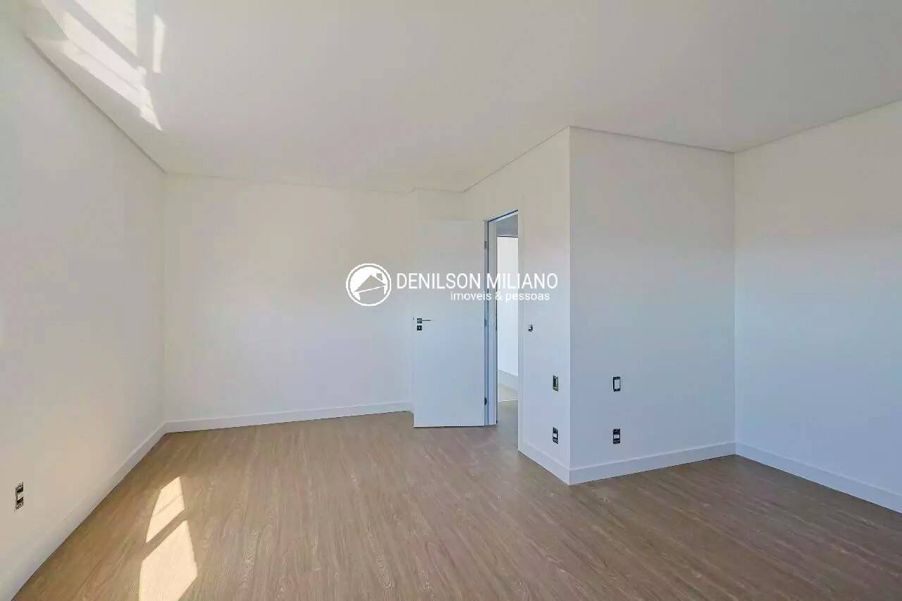 Apartamento para alugar com 3 quartos, 148m² - Foto 2