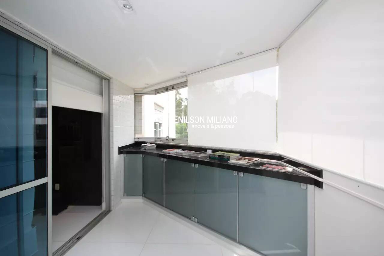 Apartamento à venda com 3 quartos, 260m² - Foto 12