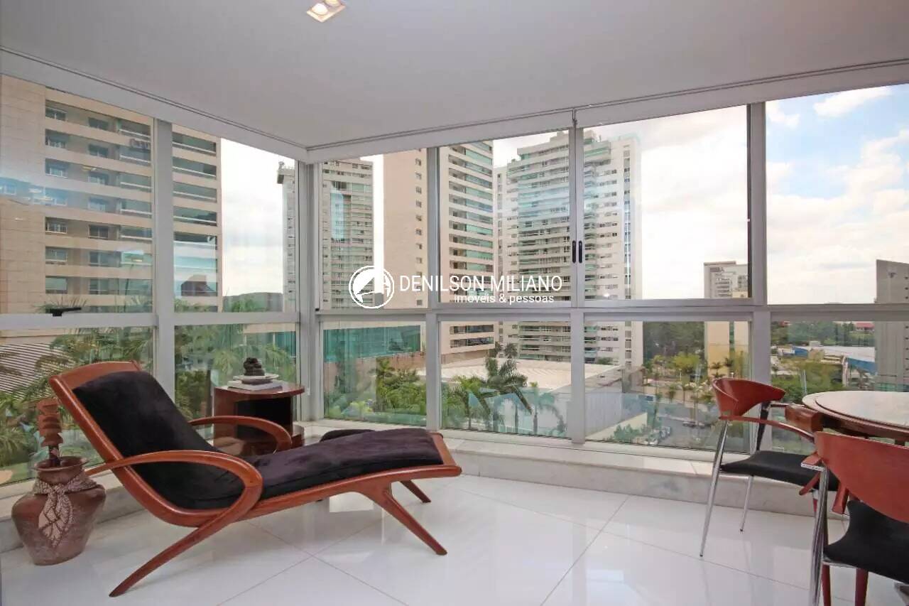 Apartamento à venda com 3 quartos, 260m² - Foto 1