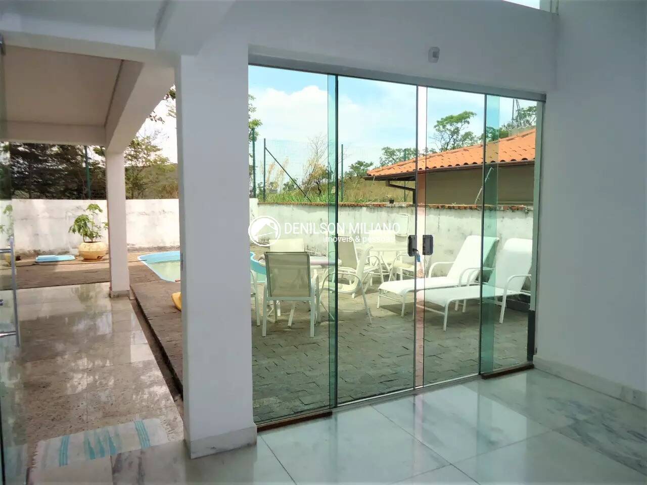 Casa, 4 quartos, 378 m² - Foto 1