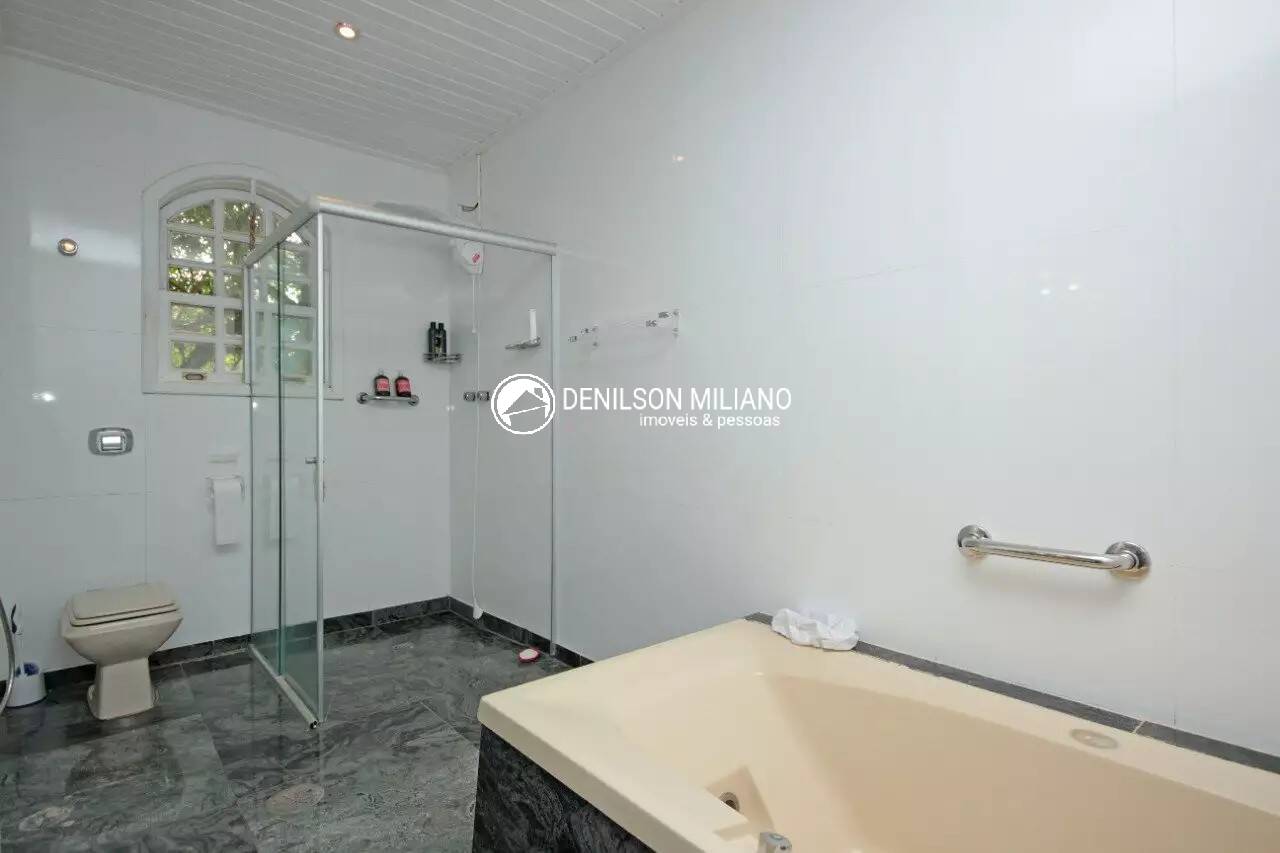 Casa à venda e aluguel com 4 quartos, 495m² - Foto 9