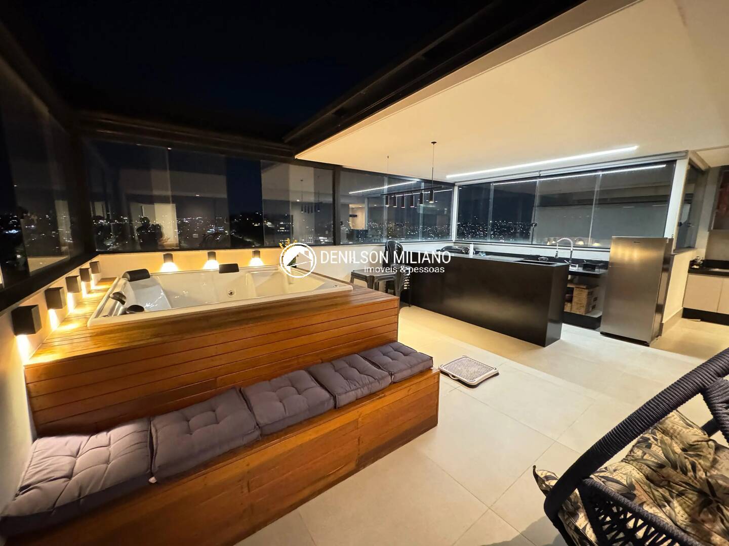 Cobertura, 3 quartos, 185 m² - Foto 1