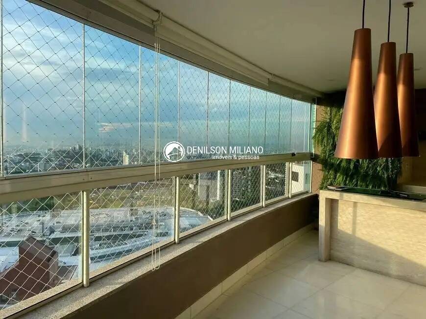 Apartamento à venda com 4 quartos, 230m² - Foto 1