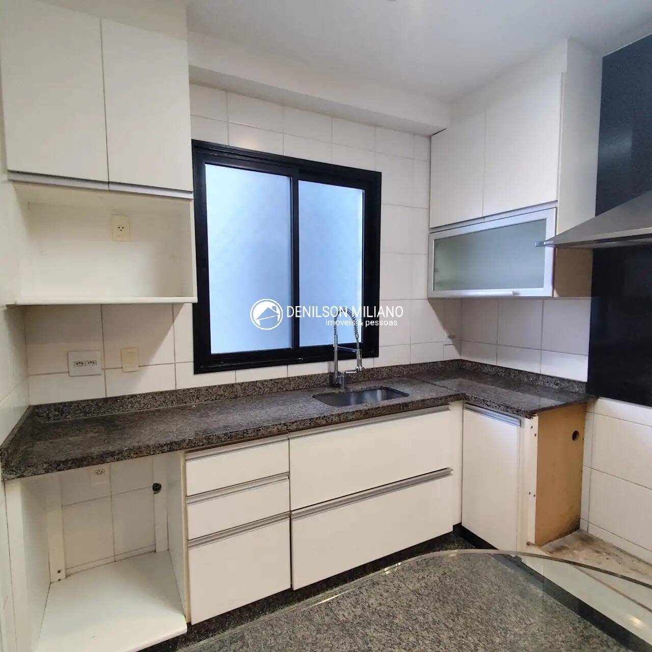 Apartamento à venda com 3 quartos, 134m² - Foto 9