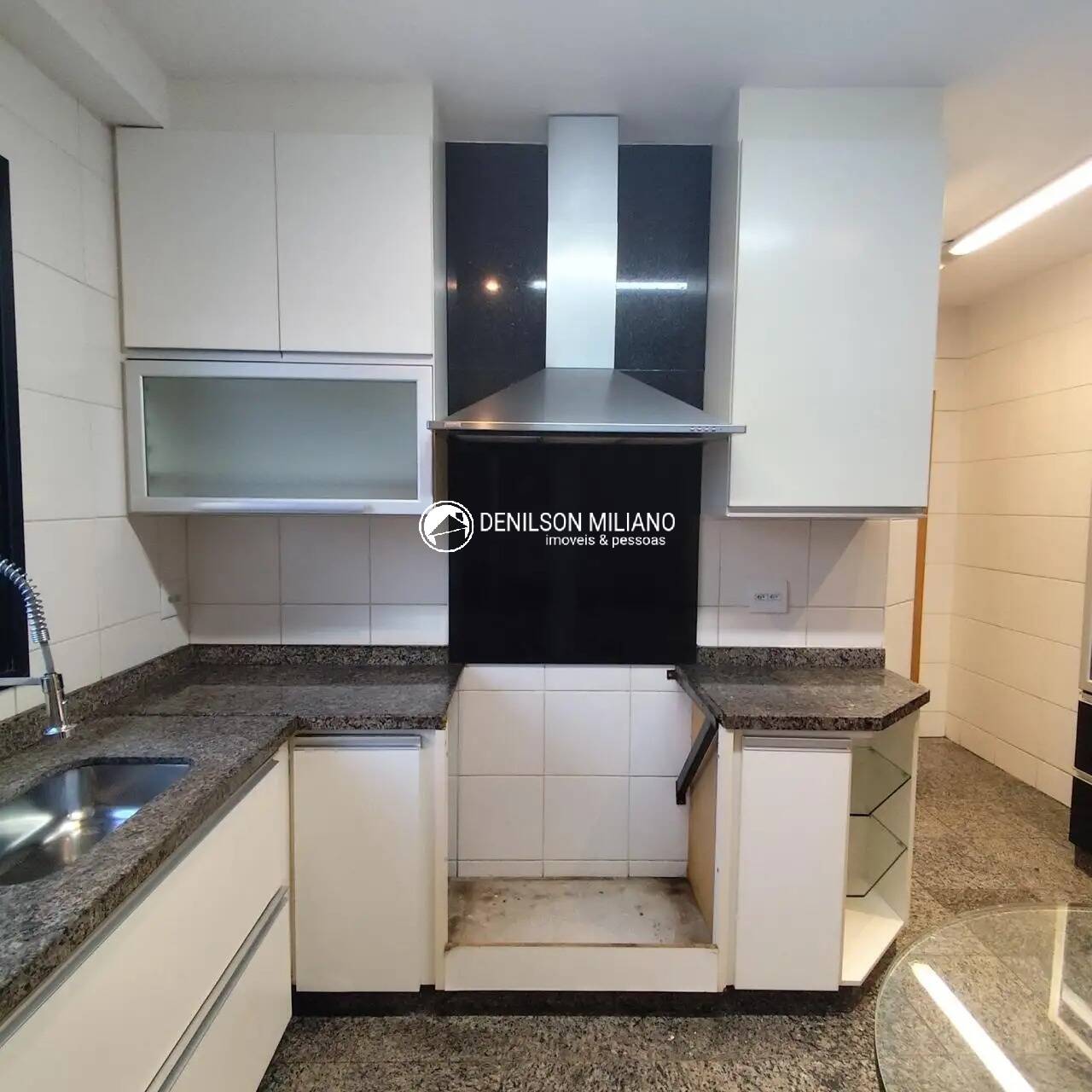 Apartamento à venda com 3 quartos, 134m² - Foto 10