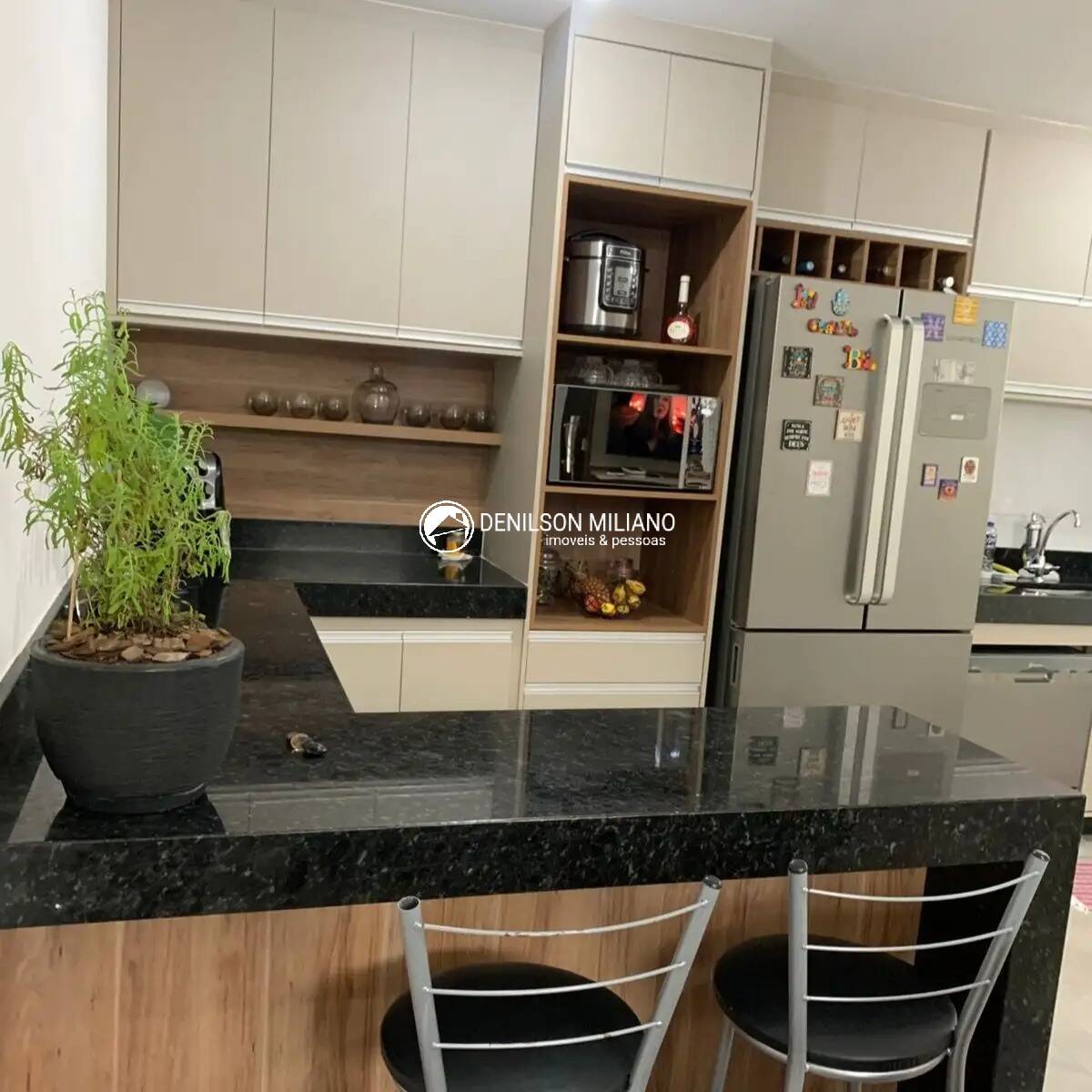 Casa à venda com 3 quartos, 93m² - Foto 2