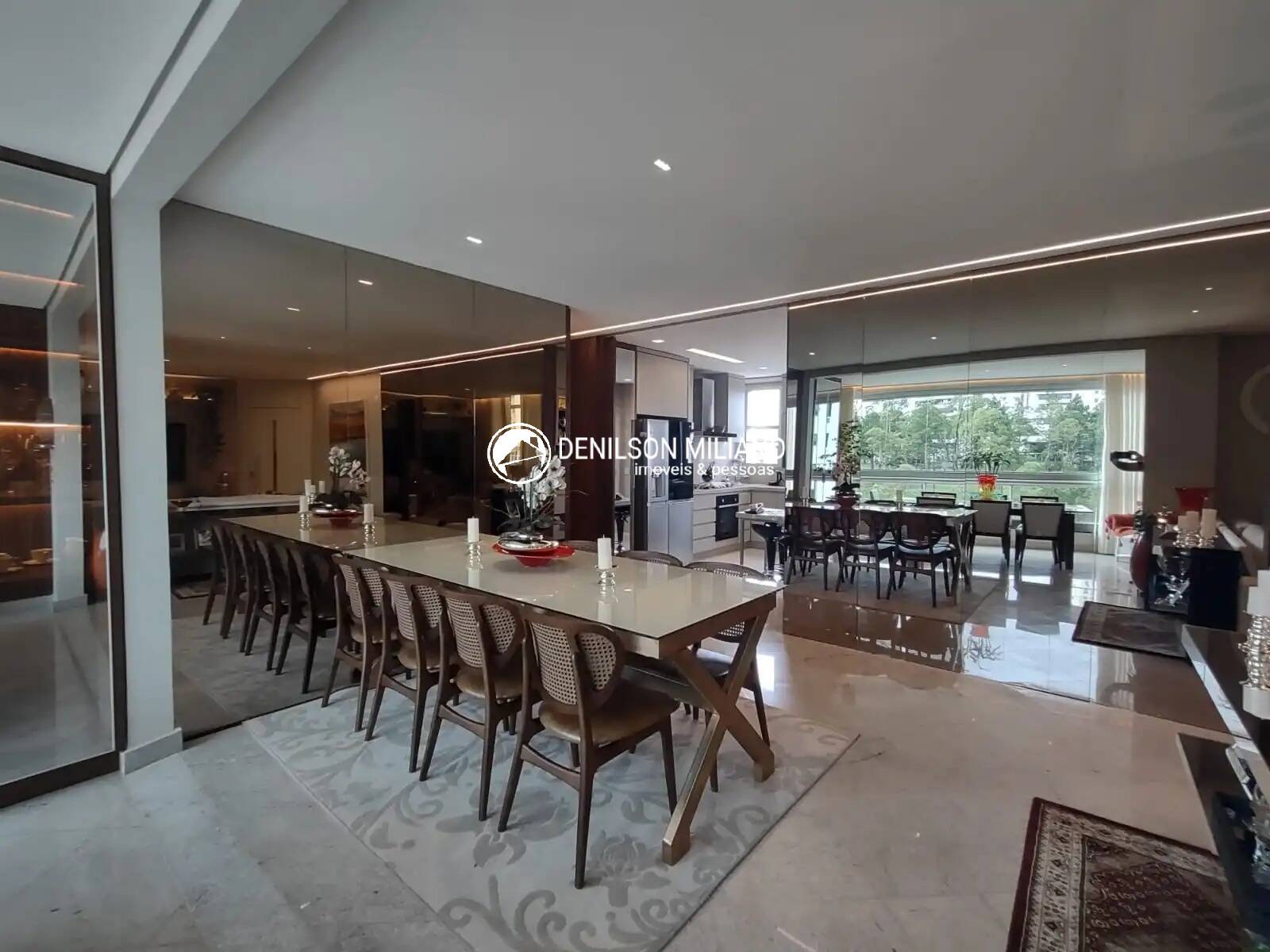 Apartamento à venda com 4 quartos, 198m² - Foto 4