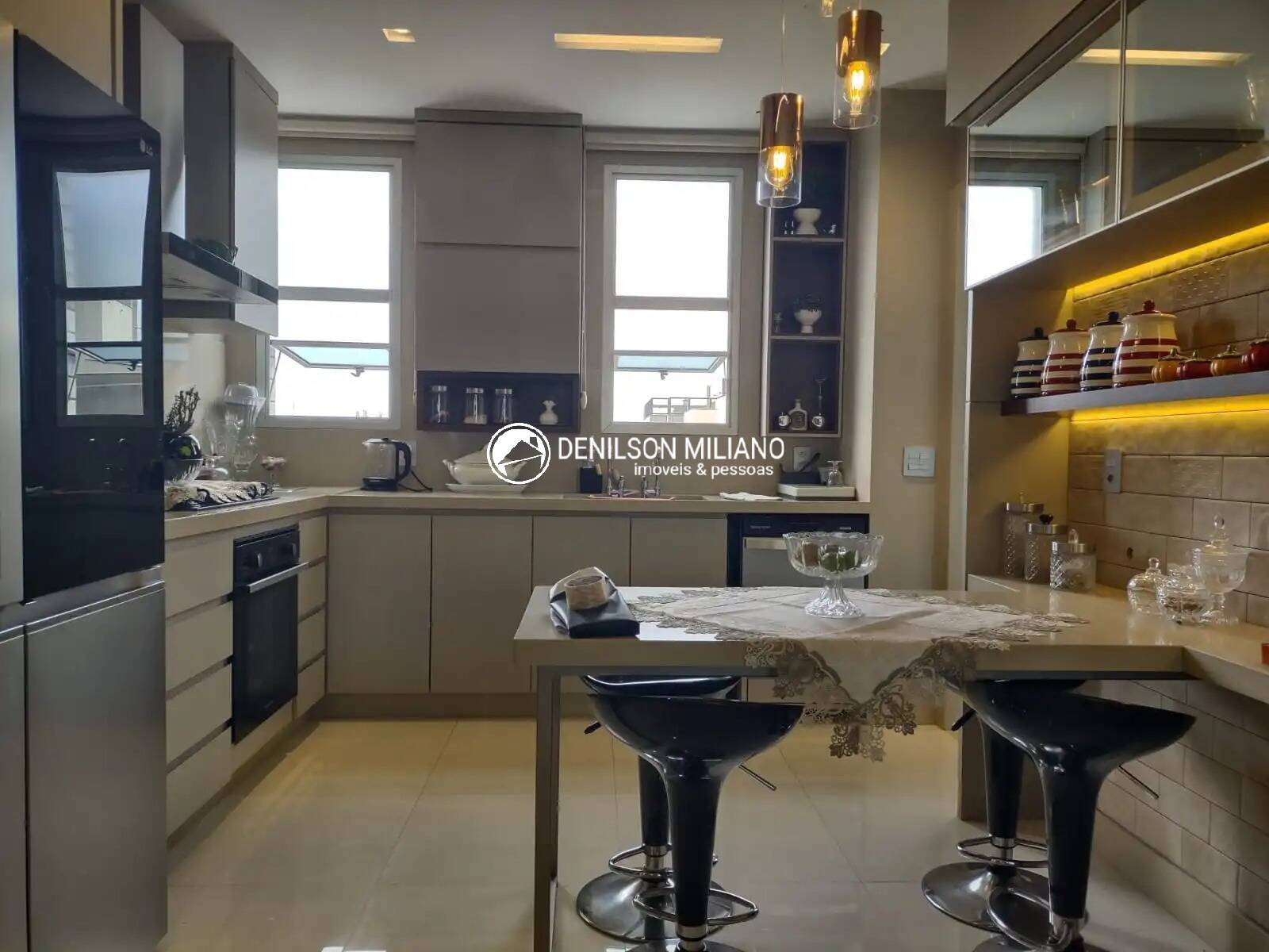 Apartamento à venda com 4 quartos, 198m² - Foto 10