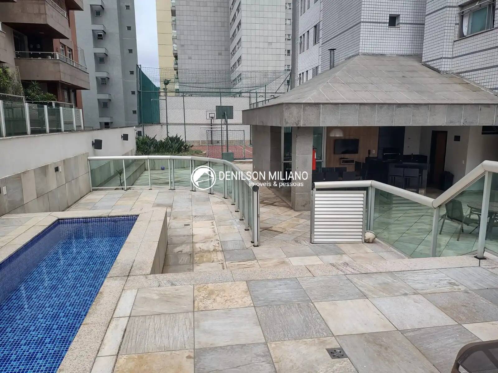 Apartamento à venda com 4 quartos, 198m² - Foto 47