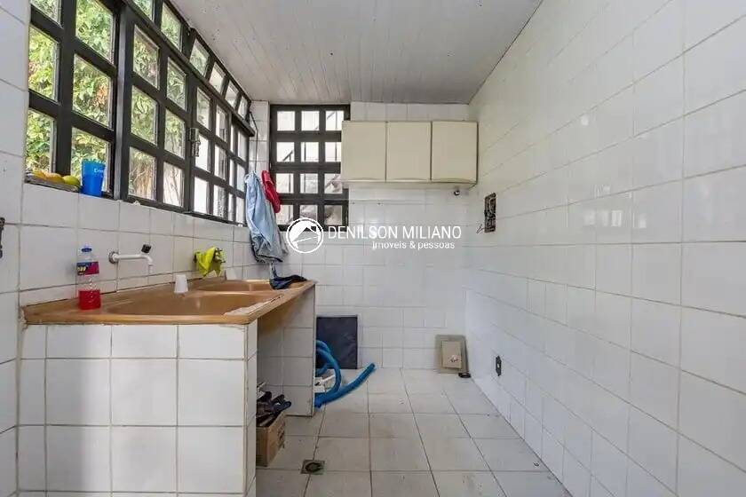 Casa à venda com 4 quartos, 336m² - Foto 2