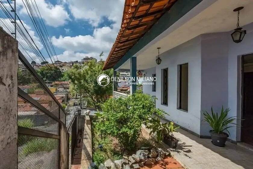 Casa à venda com 4 quartos, 336m² - Foto 9