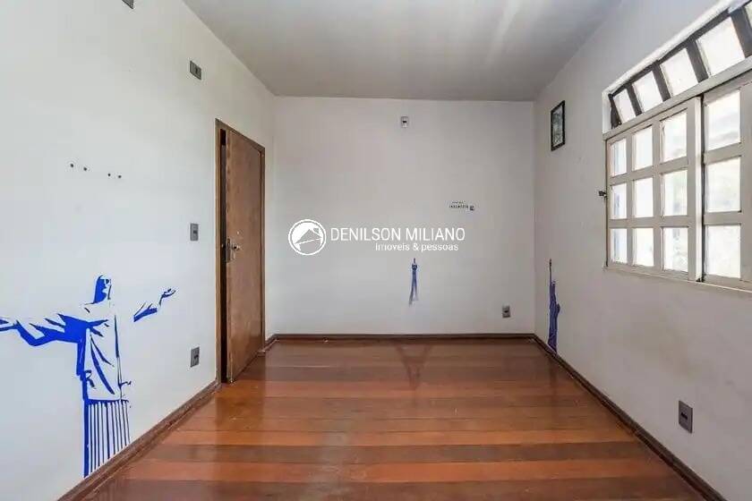 Casa à venda com 4 quartos, 336m² - Foto 13