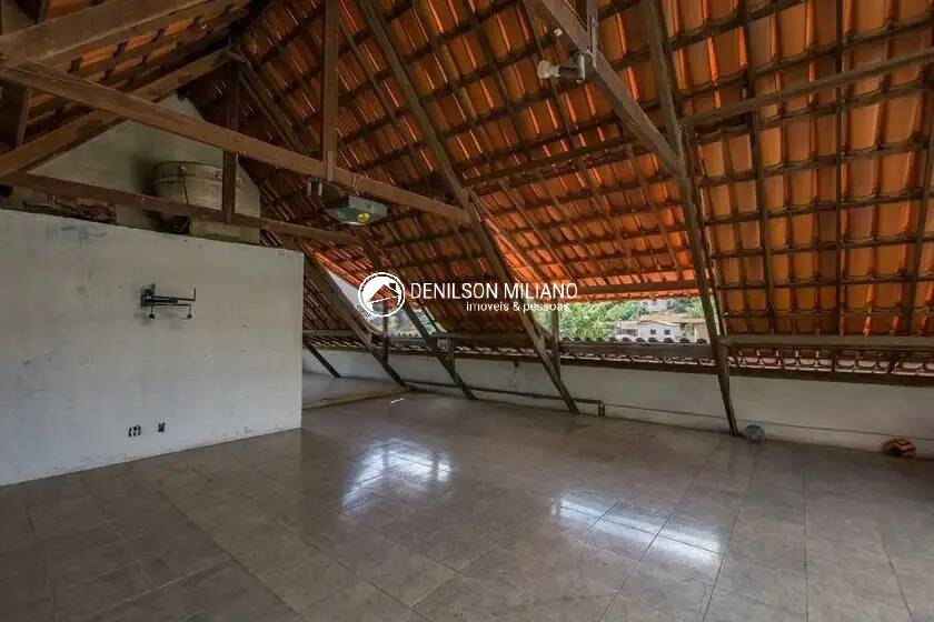 Casa à venda com 4 quartos, 336m² - Foto 10