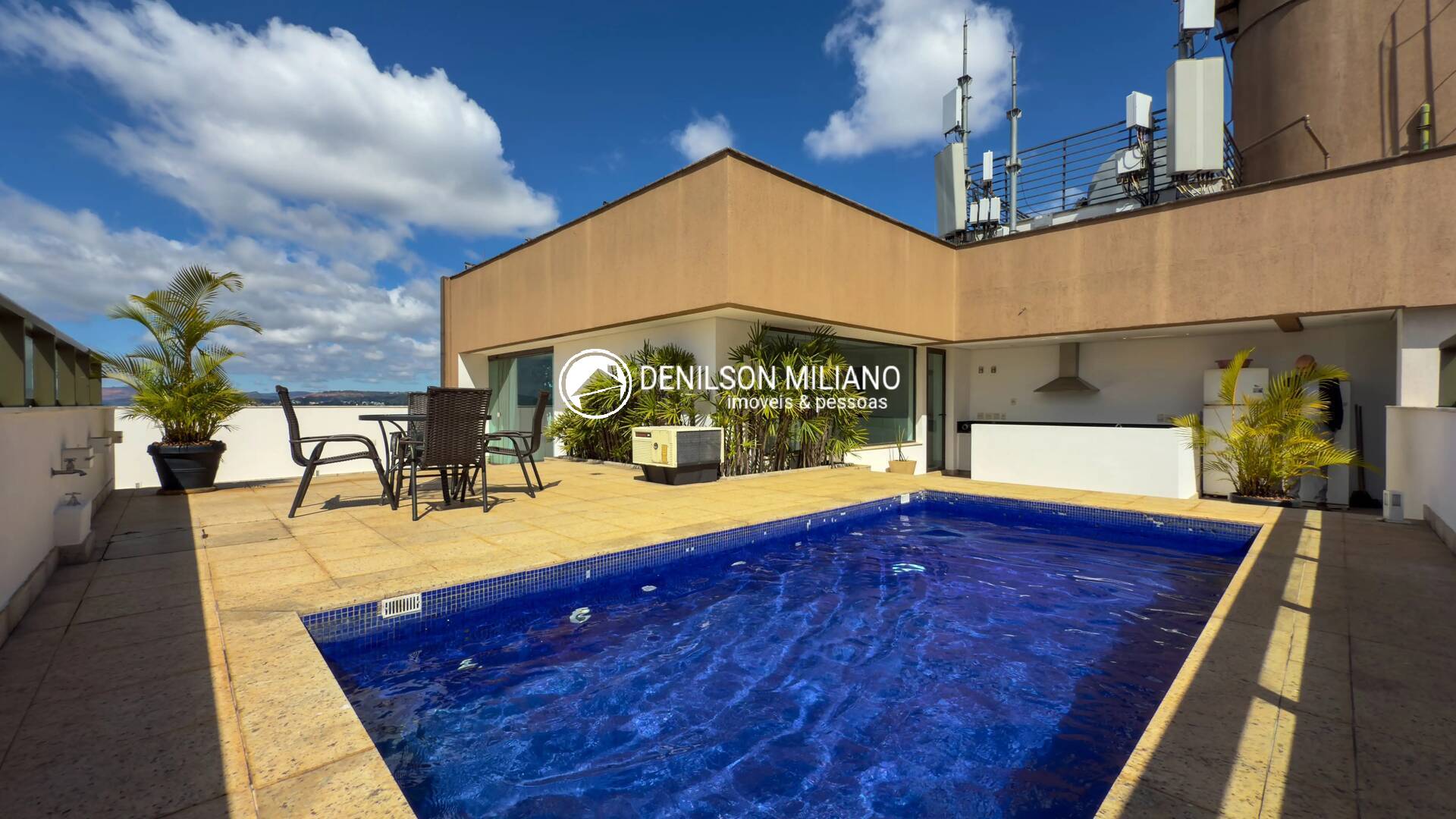 Cobertura à venda com 4 quartos, 404m² - Foto 1