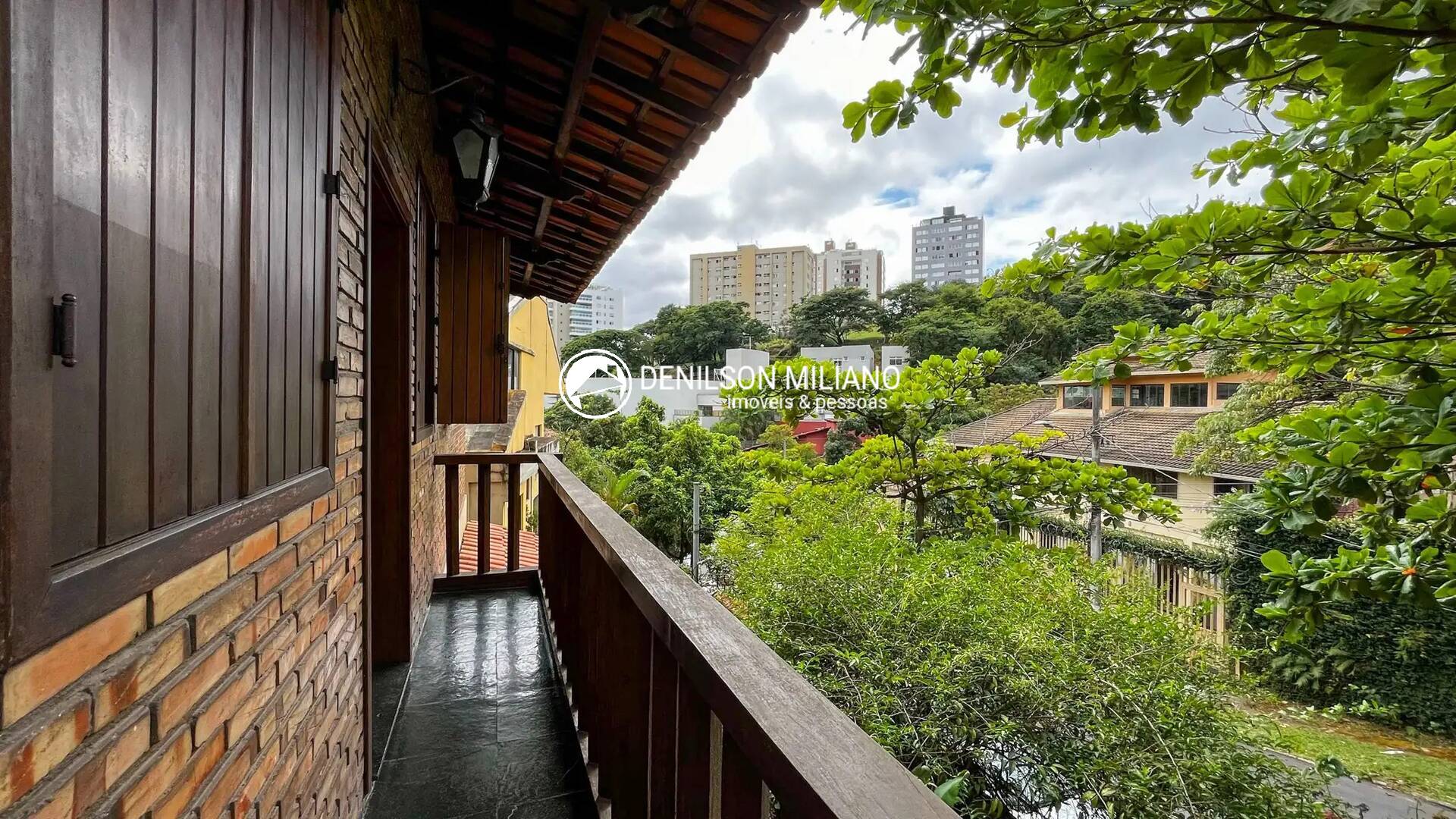 Casa, 4 quartos, 350 m² - Foto 1