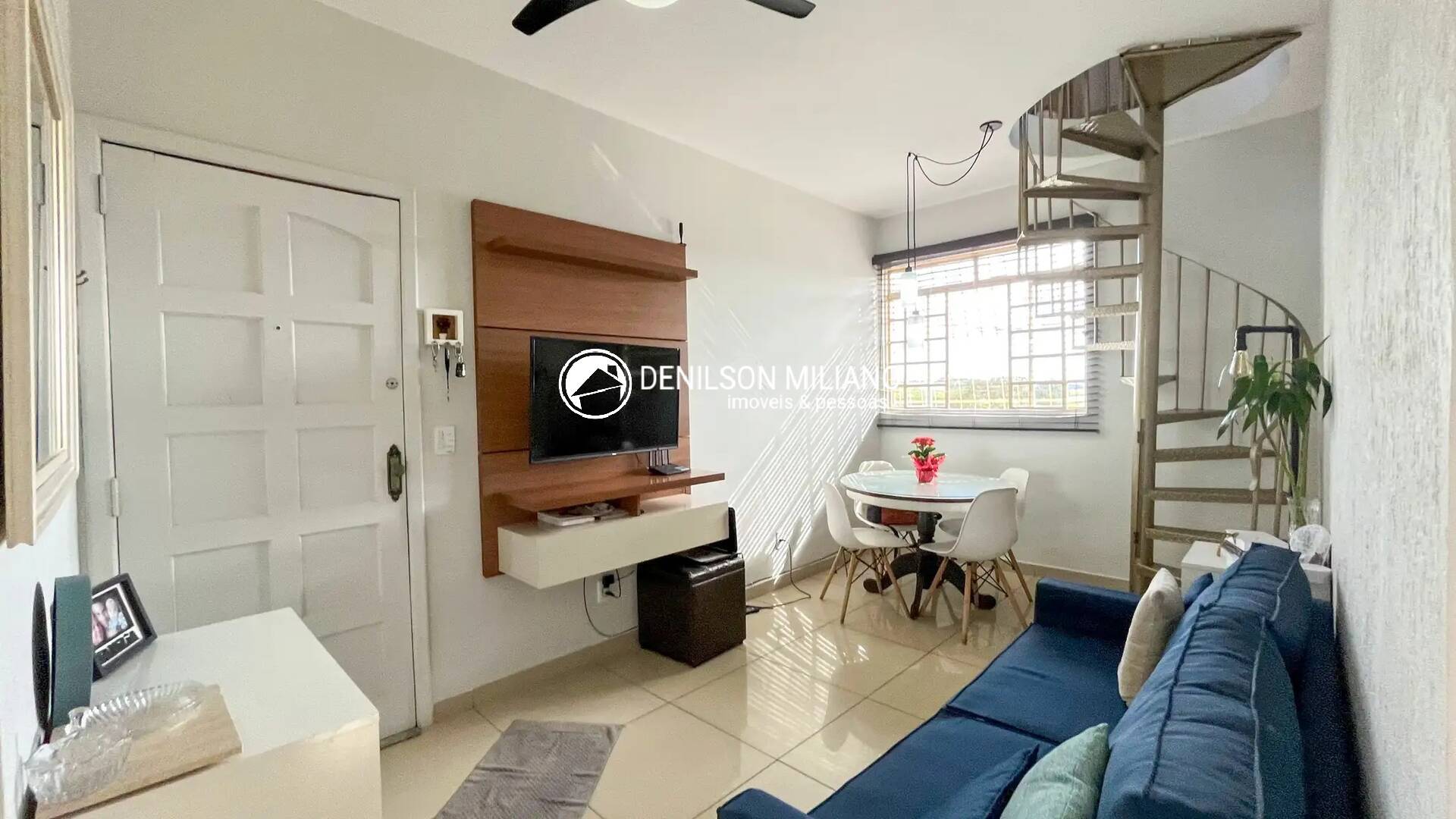 Casa à venda com 3 quartos, 65m² - Foto 1