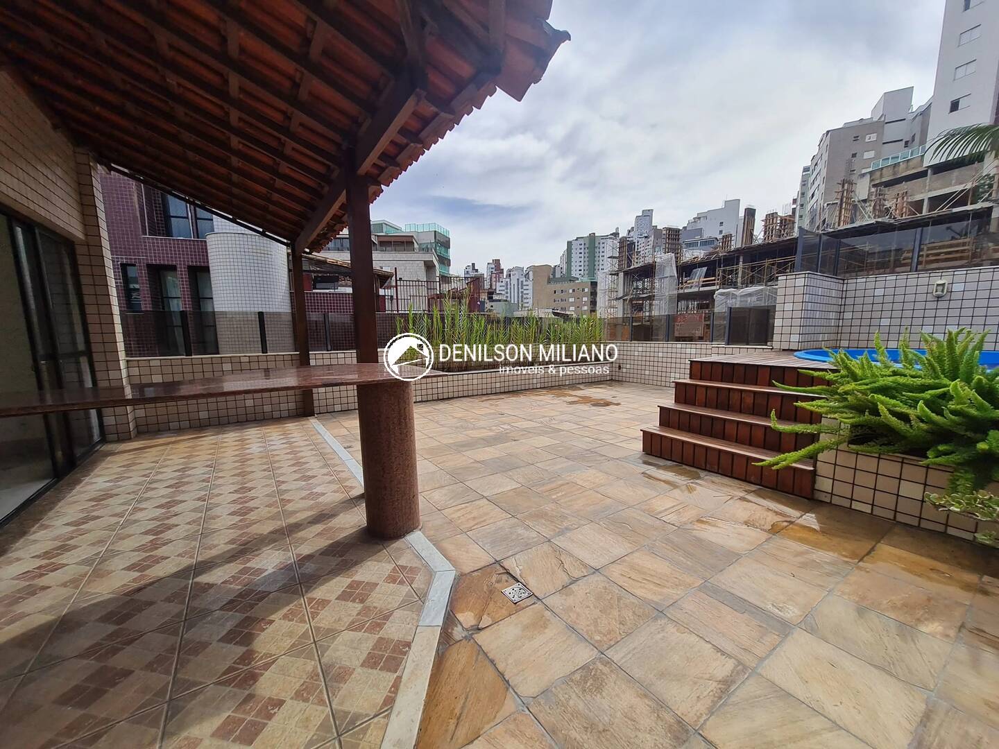 Cobertura, 3 quartos, 220 m² - Foto 1