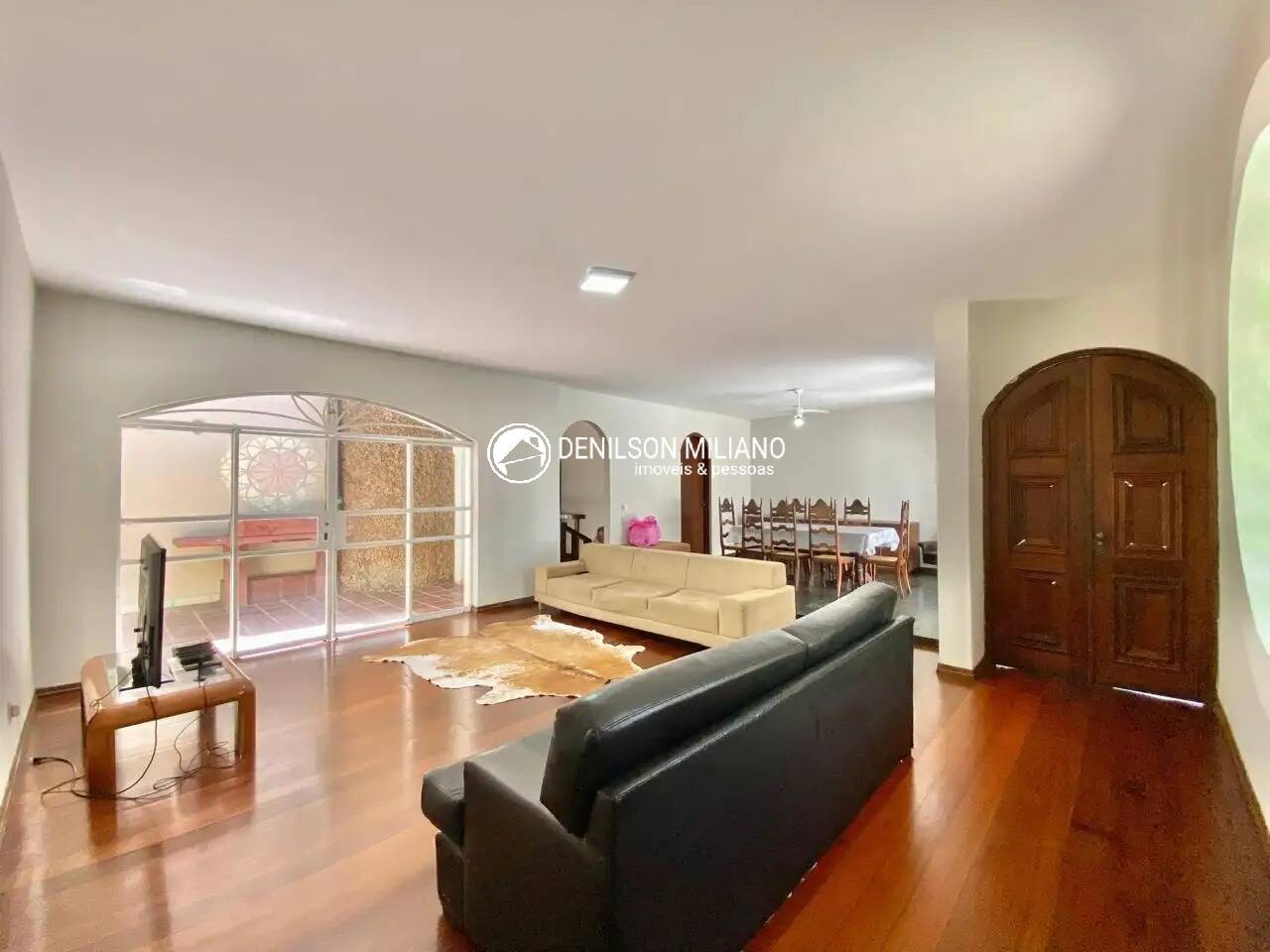 Casa, 4 quartos, 312 m² - Foto 1