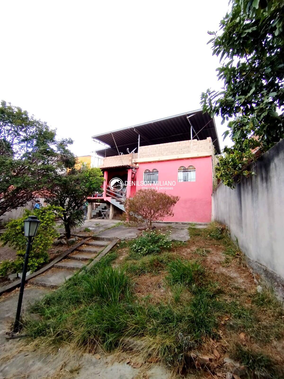 Casa à venda com 5 quartos, 390m² - Foto 1